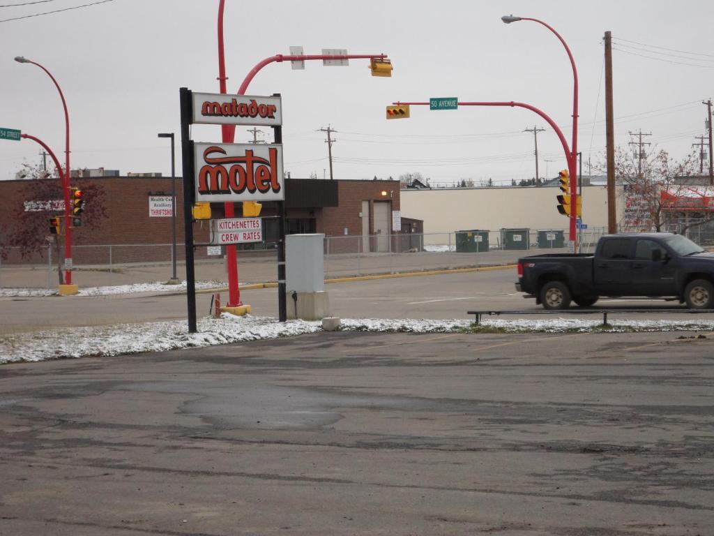 Matador Motel Drayton Valley Экстерьер фото