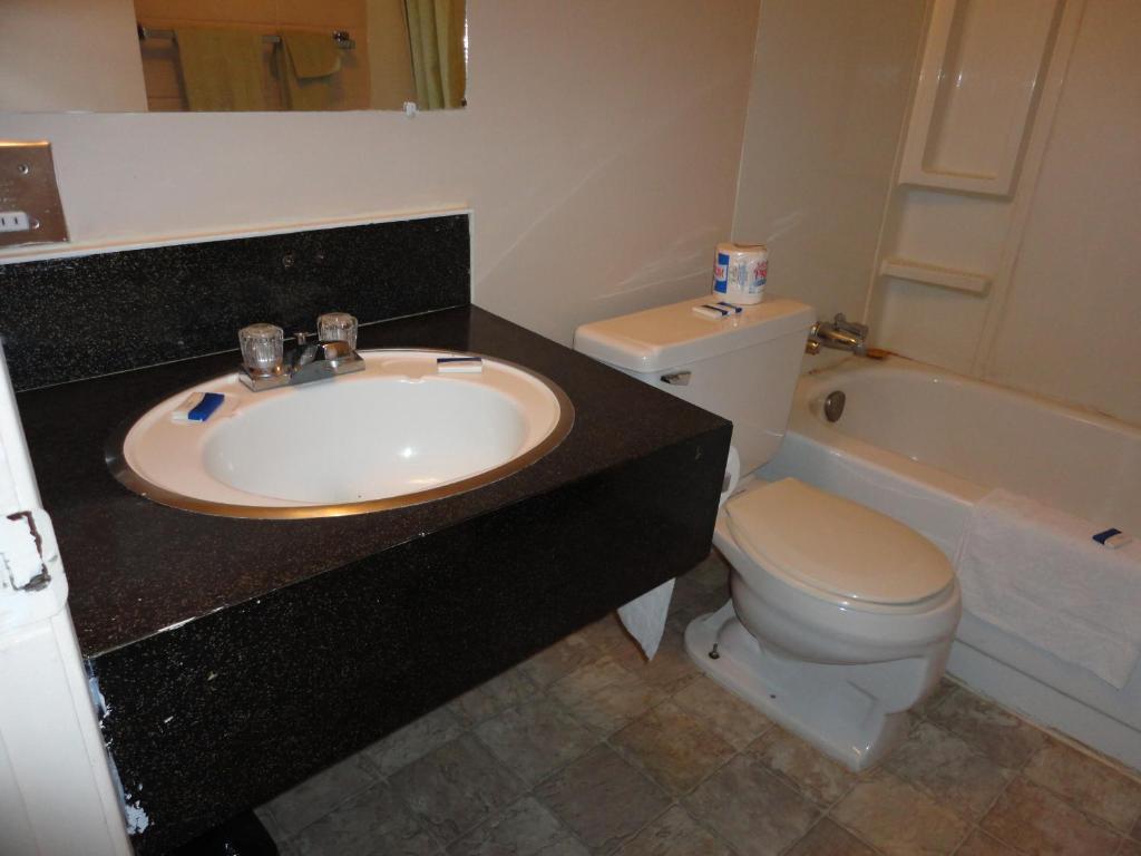 Matador Motel Drayton Valley Экстерьер фото