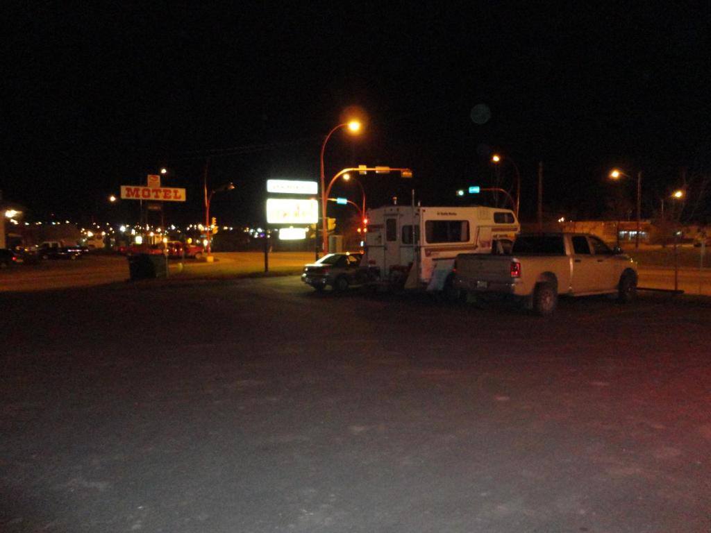 Matador Motel Drayton Valley Экстерьер фото
